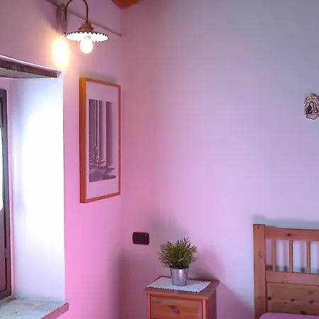 La Piana Dei Castagni Farm stay